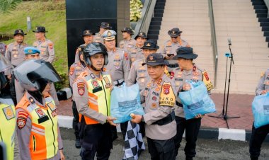 2.000 Paket Sembako Didistribusikan Door to Door, Kapolda Sumbar Pimpin Langsung Operasi Kemanusiaan