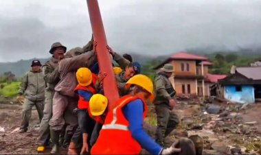 Brimob Polda Sumbar Pasang 12 Tiang Listrik Didua Nagari Di Kab. Agam: Wujud Percepatan Pemulihan Pascabencana