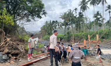 Brimob Polda Sumbar Percepat Pemulihan Pascabencana, Sekolah dan Fasilitas Umum Dibersihkan Serentak