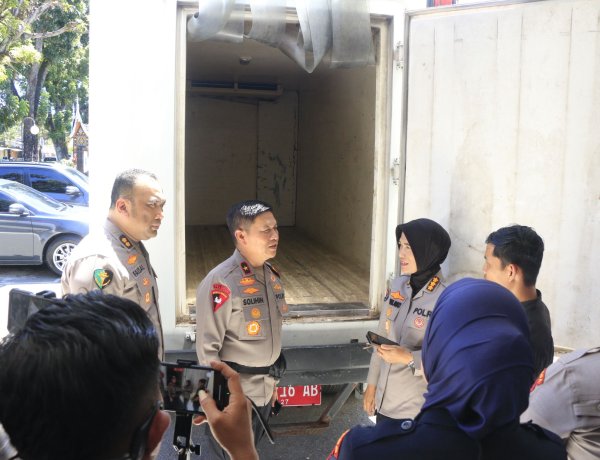 Polda Sumbar Terima Bantuan Mobil Pendingin dari Pemprov Sumbar untuk Percepatan Penanganan Korban Bencana